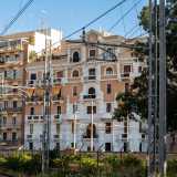 Una visione completa � possibile solo percorrendo la parallela via Capruzzi, ma comunque disturbata dalla lontananza e soprattutto dai numerosi tralicci dell�elettricit� che accompagnano il percorso dei treni